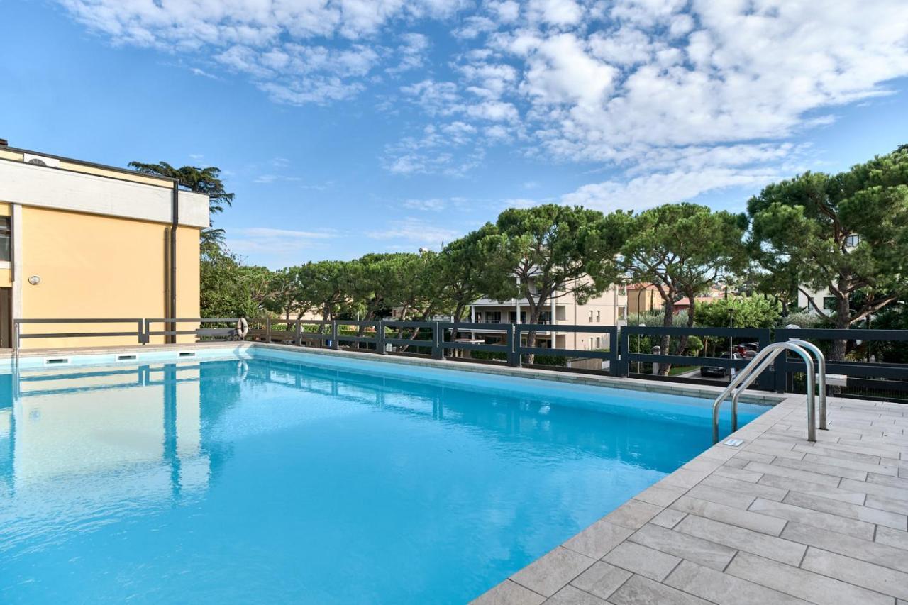 Lydie Apt. Exclusive Holigarda Desenzano del Garda Extérieur photo
